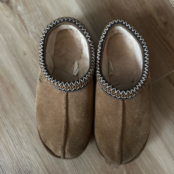 Ugg Tasman slippers, women’s size 7. Some wear, GUC, tan - Picture 2 of 10